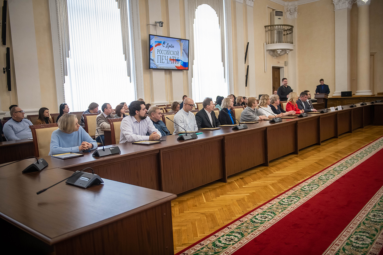 Сми смоленска. Встреча губернатора Ставрополья с журналистам. Жена Островского губернатора Смоленской области. Региональный и районный.