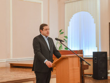 губернатор Алексей Островский принял участие в торжественном мероприятии, посвященном Общероссийскому дню библиотек - фото - 1