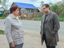 губернатор Алексей Островский провел выездное совещание по вопросу ремонта бани в Сычевке - фото - 1