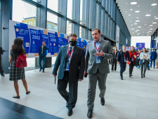 делегация Смоленской области принимает участие в ПМЭФ-2022 - фото - 2