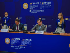 губернатор Алексей Островский подписал Соглашение с руководителем Публично-правовой компании «Российский экологический оператор» - фото - 1