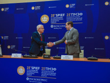 губернатор Алексей Островский подписал Соглашение о строительстве сельскохозяйственного комплекса по переработке и хранению зерновых культур в Руднянском районе - фото - 1