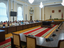 губернатор Алексей Островский провел расширенное заседание Совета главных врачей Смоленской области - фото - 1