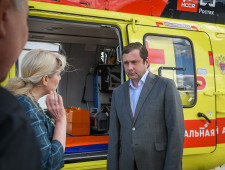 губернатор Алексей Островский проинспектировал работу службы санитарной авиации Смоленской области - фото - 1