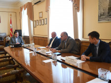 губернатор Алексей Островский провел еженедельное рабочее совещание по состоянию дел в строительной отрасли - фото - 1