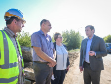 губернатор Алексей Островский проинспектировал ход реконструкции Парка Гастелло и капитального ремонта путепровода в Починке - фото - 1