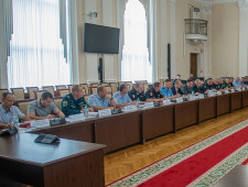 губернатор Алексей Островский провел заседание Антитеррористической комиссии и Оперативного штаба в Смоленской области - фото - 1