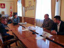 губернатор Алексей Островский провел совещание по вопросу капитального ремонта Крестовоздвиженского моста в Смоленске - фото - 1