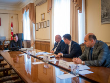 губернатор Алексей Островский провел совещание по вопросам строительства - фото - 1