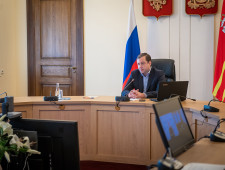 губернатор Алексей Островский провел прямой эфир с жителями Темкинского района - фото - 1