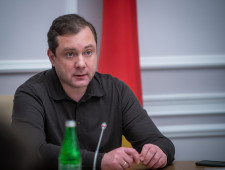 губернатор Алексей Островский провел рабочее совещание с главами муниципальных образований - фото - 1