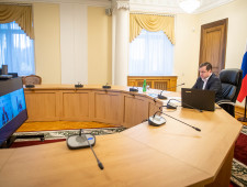 губернатор Алексей Островский провел прямой эфир с жителями Ярцевского района - фото - 1