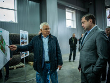 губернатор ознакомился с работой нового комплекса по переработке зерновых культур в Руднянском районе - фото - 1