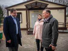 губернатор Алексей Островский проверил работу нового фельдшерско-акушерского пункта в Починковском районе - фото - 1