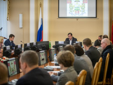 алексей Островский принял участие в заседании комиссии по благоустройству и обеспечению реализации программы «Формирование современной городской среды в городе Смоленске» - фото - 1