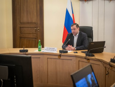 губернатор Алексей Островский провел прямой эфир с жителями Ершичского района - фото - 1