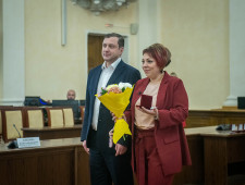 алексей Островский наградил многодетных матерей почетным знаком Смоленской области «Материнская слава» имени Анны Тимофеевны Гагариной - фото - 1