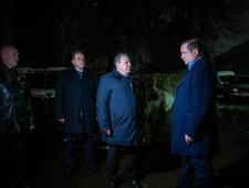 губернатор Алексей Островский ознакомился со строительством нового цеха Рославльского вагоноремонтного завода - фото - 1