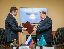 губернатор Алексей Островский подписал соглашение о сотрудничестве между Администрацией Смоленской области и Финансовым университетом при Правительстве Российской Федерации - фото - 1