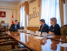 губернатор Алексей Островский провел рабочее совещание по инвестициям в АПК - фото - 1