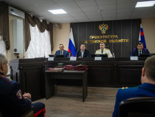глава региона поздравил работников прокуратуры с профессиональным праздником - фото - 1