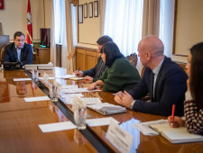 губернатор Алексей Островский провел совещание по вопросам инвестиционного развития Смоленской области - фото - 1