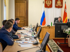 губернатор Алексей Островский провел совещание по вопросу восстановления памятников истории и культуры в селе Высокое - фото - 1