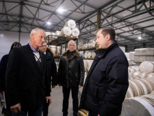 губернатор Алексей Островский посетил предприятие "Полимер" в Десногорске - фото - 1