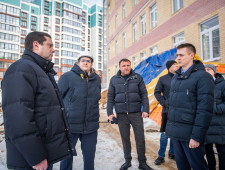 губернатор Алексей Островский внепланово проинспектировал строящиеся социальные объекты в Смоленске - фото - 1