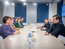 губернатор Алексей Островский и генеральный директор ПАО «Квадра» Ксения Сухотина обсудили вопросы теплоснабжения региона - фото - 1