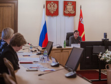 совещание Губернатора Алексея Островского с социальным блоком Администрации области - фото - 1