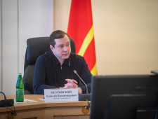 губернатор Алексей Островский провел совещание по вопросу реализации в регионе федерального проекта "Профессионалитет" - фото - 1