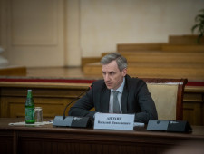 врио Губернатора Василий Анохин провел первое рабочее совещание с членами Администрации Смоленской области и руководителями исполнительных органов власти - фото - 1