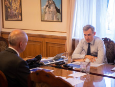 врио Губернатора Василий Анохин обсудил вопросы ускорения газификации региона с представителями отрасли - фото - 2