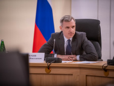 врио Губернатора Василий Анохин договорился о выделении бесплатных удобрений и мелиорантов смоленским аграриям - фото - 1