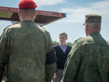 врио Губернатора Василий Анохин встретился с военнослужащими смолянами ельнинского мотострелкового полка - фото - 1