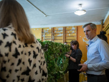 врио Губернатора Василий Анохин поручил капитально отремонтировать Холмовскую среднюю школу - фото - 1