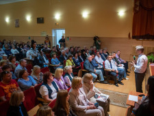 врио Губернатора Василий Анохин встретился с жителями Холм-Жирковского района - фото - 1