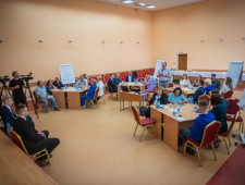 врио Губернатора Василий Анохин обсудил направления развития региона с представителями общественности на стратегическая сессии - фото - 1