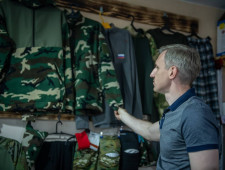 волонтеры штаба «Z-Нам Не СТЫДНО» из пгт Красный сшили почти 4 тысячи единиц одежды - фото - 1