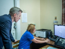 социальные объекты Рудни будут отремонтированы по поручению Василия Анохина - фото - 1