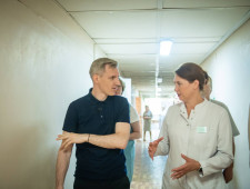 врио Губернатора Василий Анохин поручил выделить средства на ремонт и дооснащение участковой больницы в Темкино - фото - 1