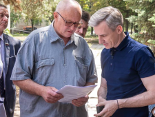 врио Губернатора Василий Анохин поручил вернуть надбавку работникам скорой помощи на селе - фото - 1