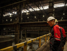 василий Анохин обсудил с руководителями предприятий Ярцевского района вопрос обеспечения профессиональными кадрами - фото - 1