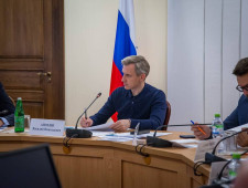 в администрации региона обсудили исполнение поручений врио Губернатора Василия Анохина по итогам рабочих поездок в муниципалитеты - фото - 1