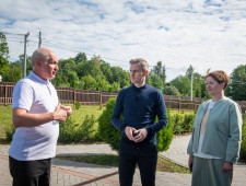 василий Анохин проверил работу образовательных учреждений Новодугинского района - фото - 1