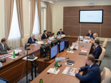 глава региона Василий Анохин провел рабочую встречу с Министром науки и высшего образования РФ Валерием Фальковым - фото - 2