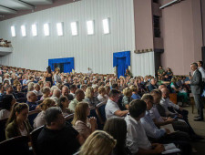 василий Анохин провел встречу с жителями Ленинского и Промышленного районов - фото - 1