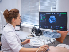 молодые специалисты-медики получат единовременные выплаты - фото - 1