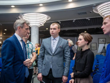 врио Губернатора Василий Анохин принял участие в областной педагогической конференции - фото - 1